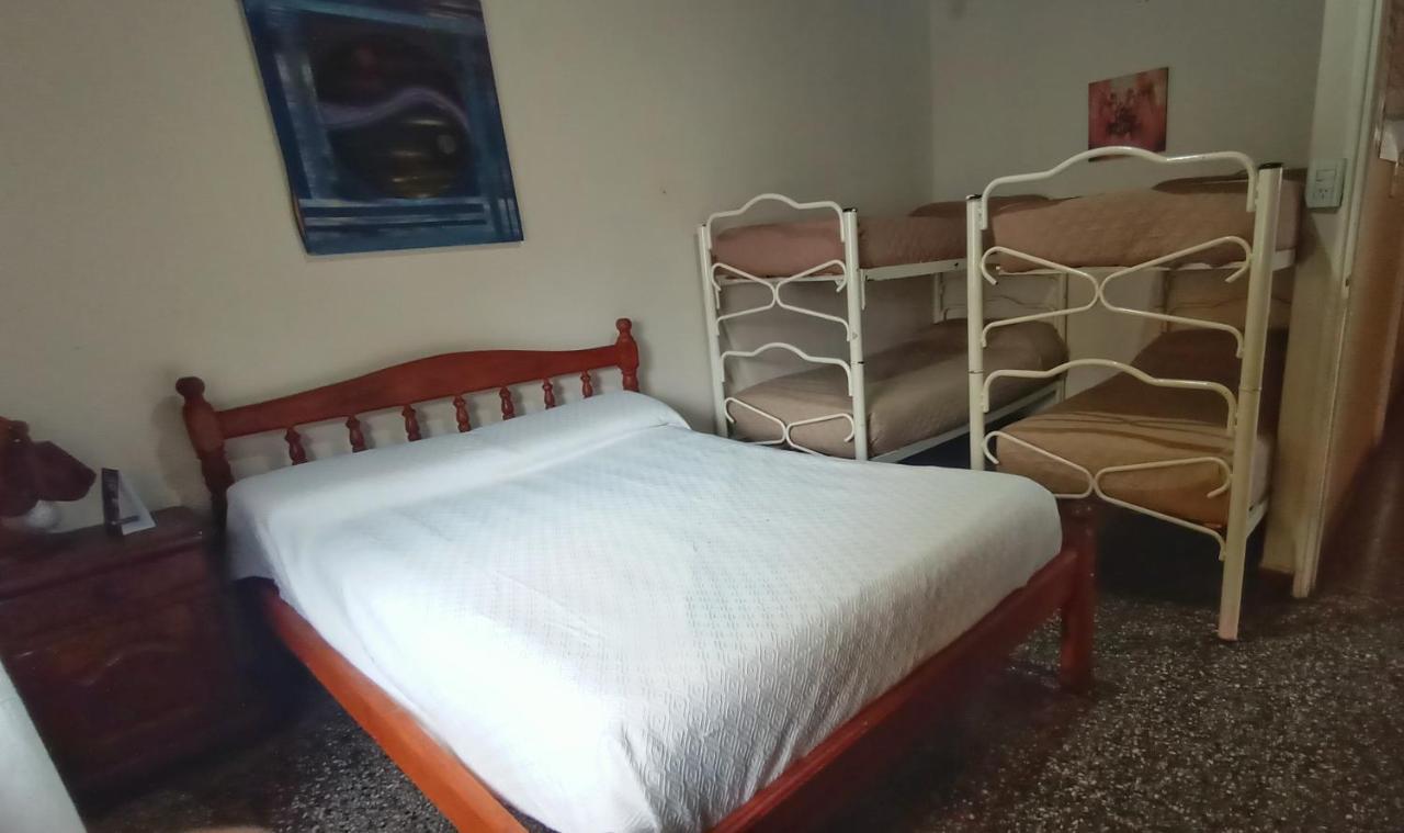 Hostal La Pachamama Сальта Екстер'єр фото
