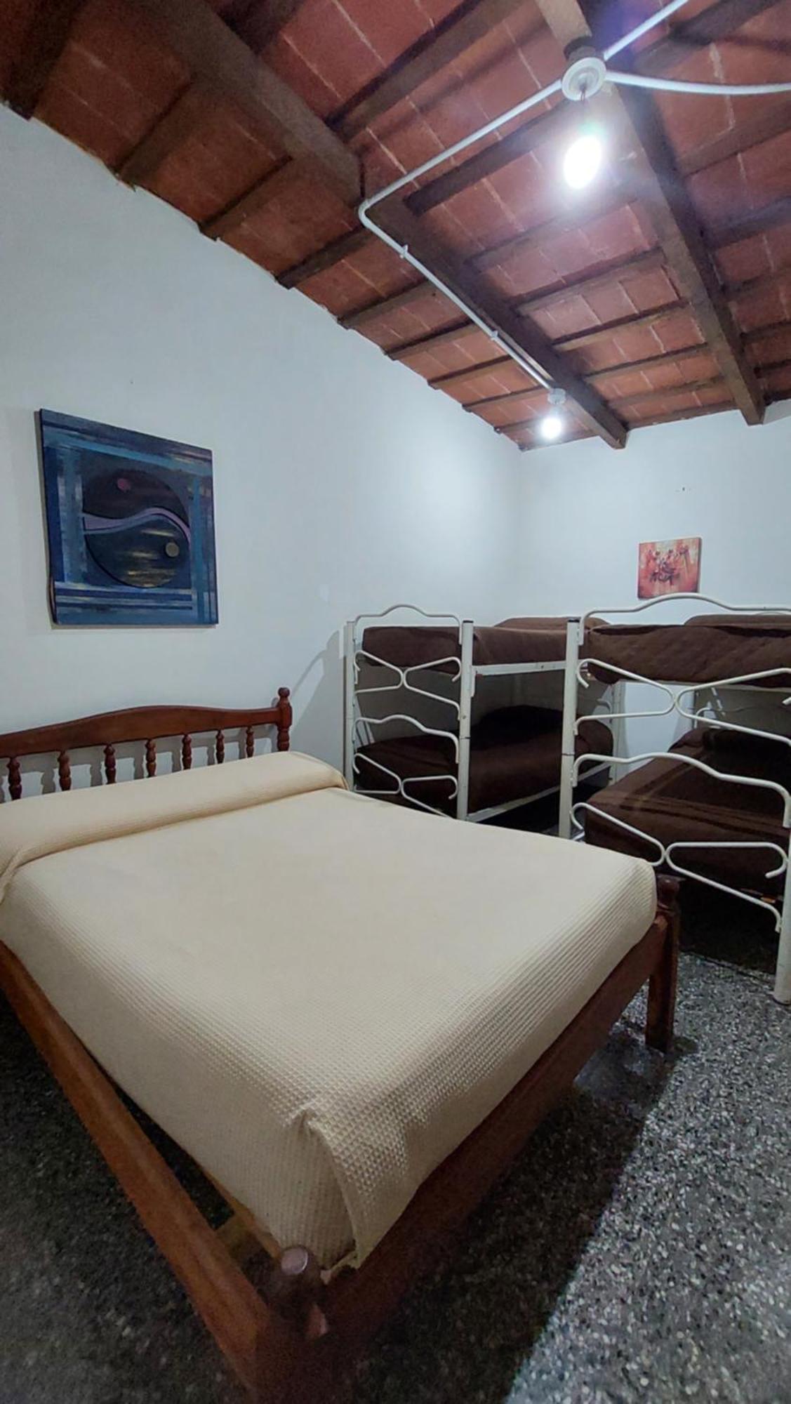 Hostal La Pachamama Сальта Екстер'єр фото
